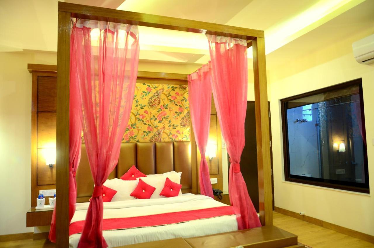 Hotel Grand Sharan Katra  Bagian luar foto