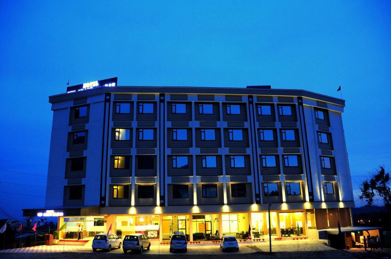 Hotel Grand Sharan Katra  Bagian luar foto