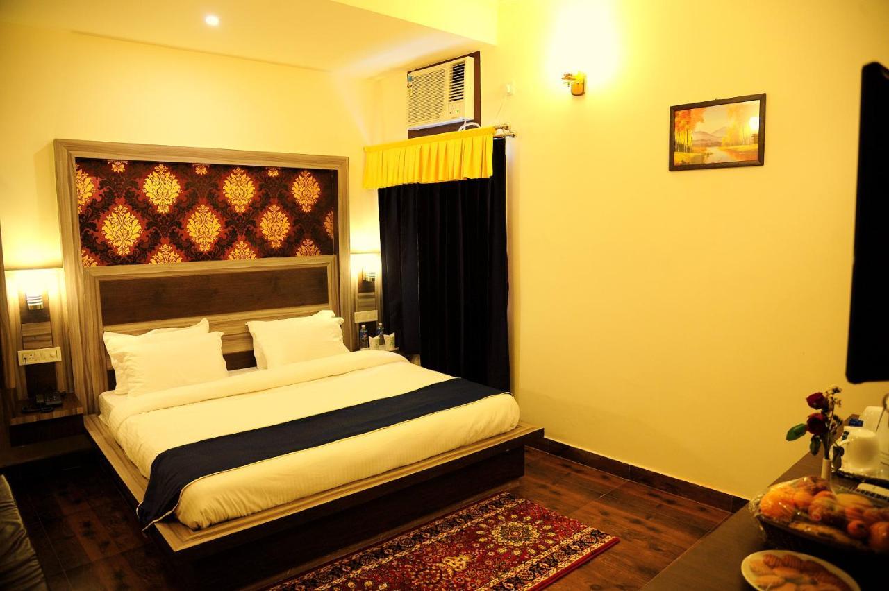 Hotel Grand Sharan Katra  Bagian luar foto