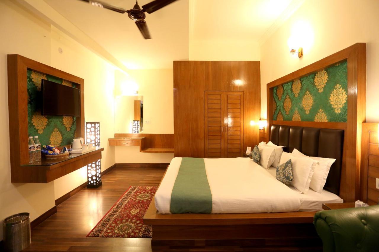 Hotel Grand Sharan Katra  Bagian luar foto