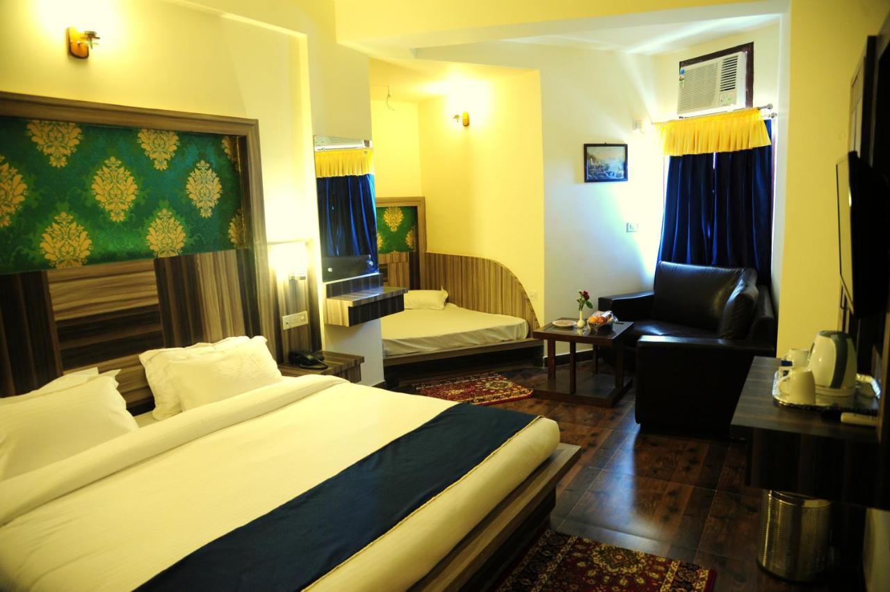 Hotel Grand Sharan Katra  Bagian luar foto