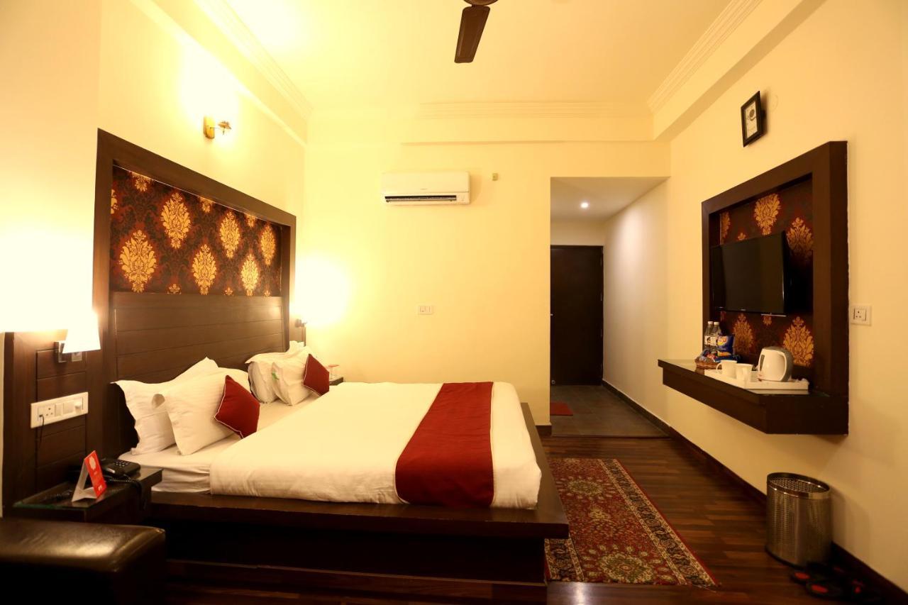 Hotel Grand Sharan Katra  Bagian luar foto