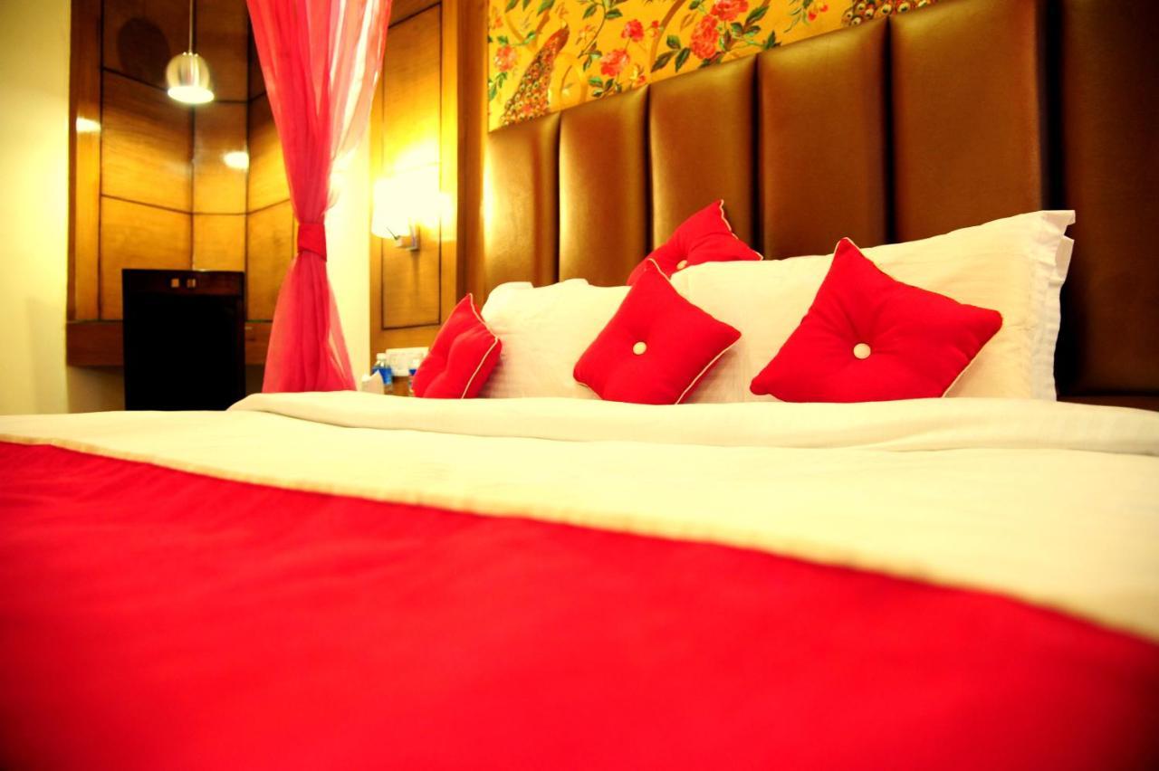 Hotel Grand Sharan Katra  Bagian luar foto