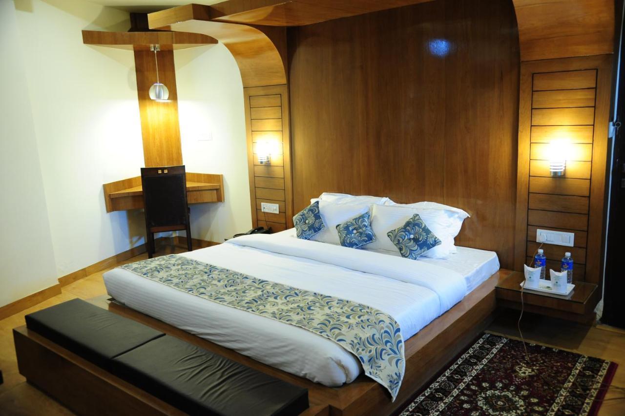 Hotel Grand Sharan Katra  Bagian luar foto