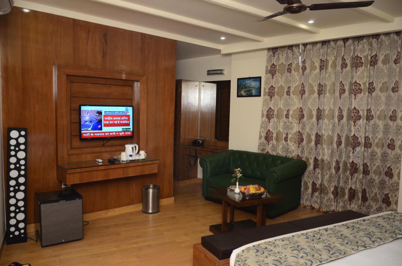 Hotel Grand Sharan Katra  Bagian luar foto