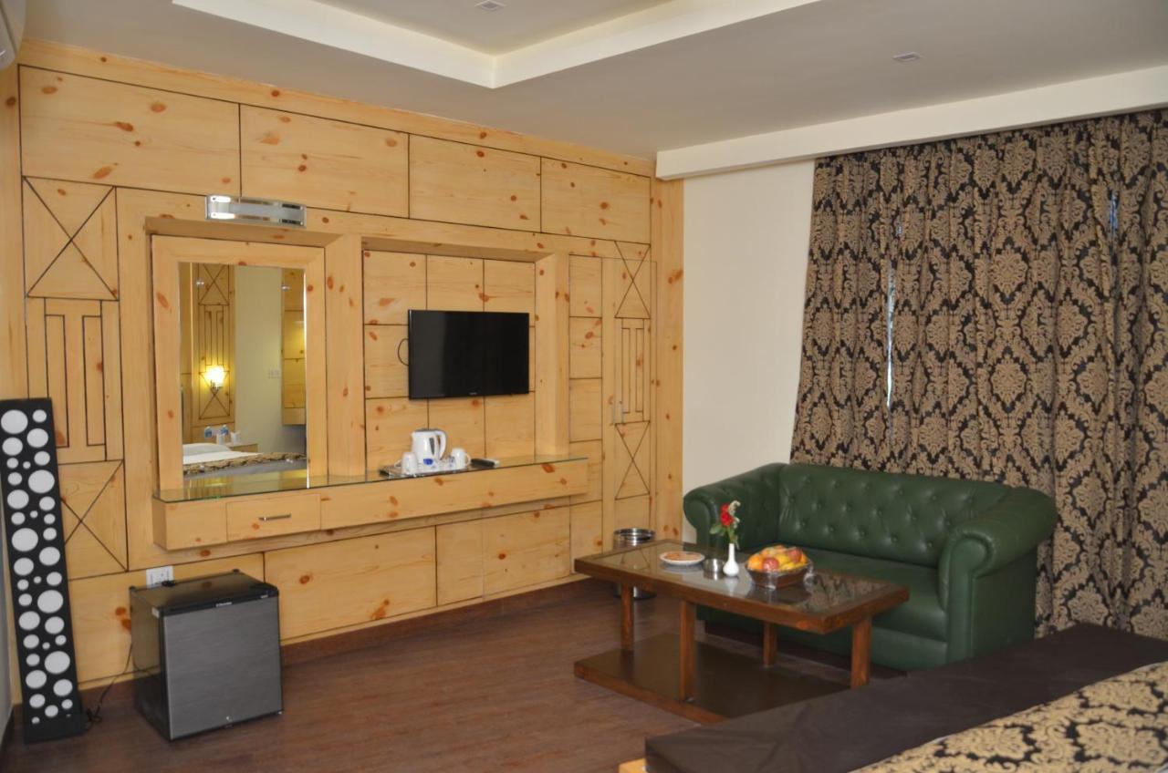 Hotel Grand Sharan Katra  Bagian luar foto