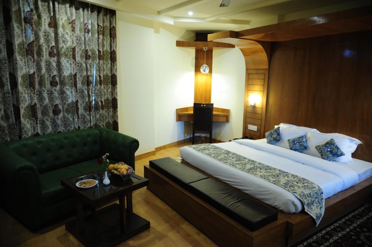 Hotel Grand Sharan Katra  Bagian luar foto