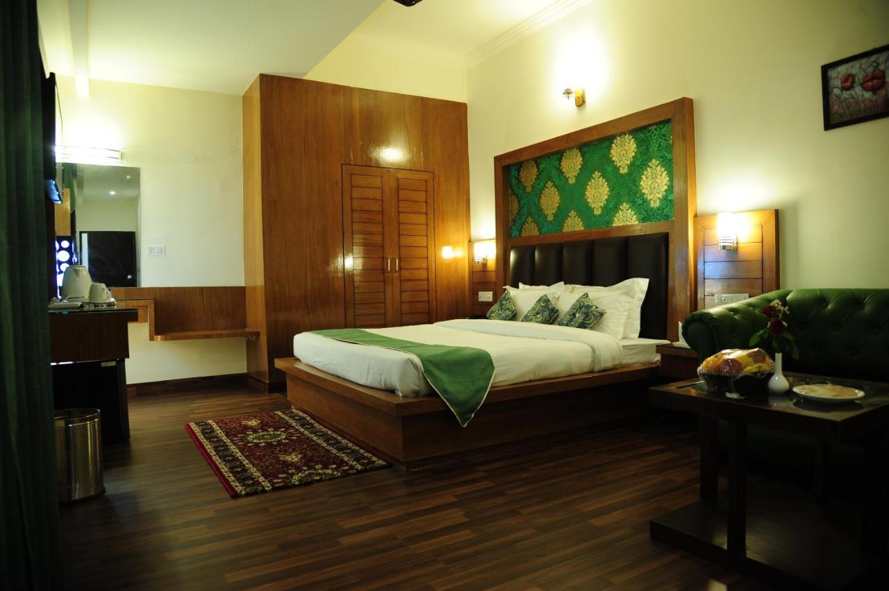 Hotel Grand Sharan Katra  Bagian luar foto