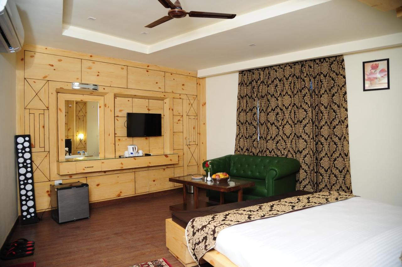 Hotel Grand Sharan Katra  Bagian luar foto